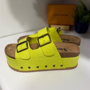 NWOT Platform Studded Sandals